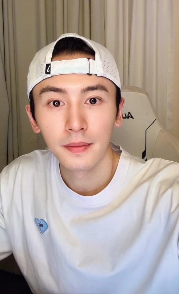 🥺我那命运般的一生要强的腰细腿长又嘴硬心软的篮球MVP高尔夫一杆进洞网球拿了好