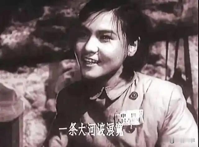 一条大河波浪宽，风吹稻花香两岸。

每次听到《我的祖国》，总是不由自主地跟着唱，