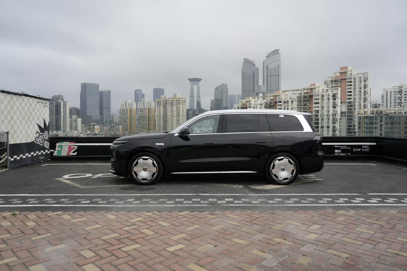 价格方面，你永远可以相信零跑，d19，太残暴辣估计能爆，这让老魏、李维斯和AIT