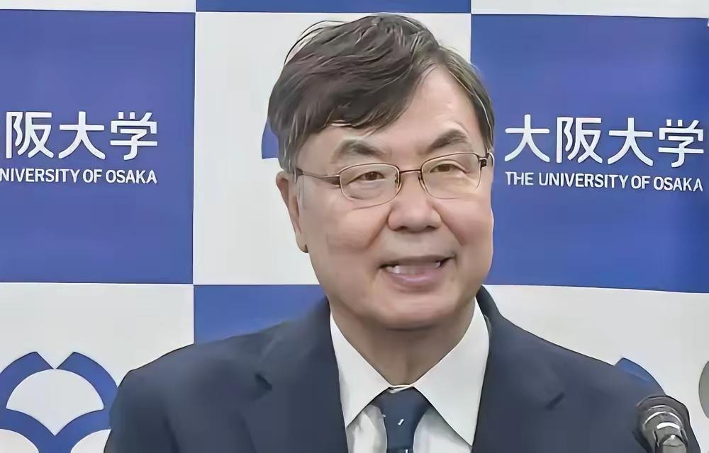 诺奖专家说癌症能治
患者眼里亮了光
一问价格
那光又暗下去
 
都说免疫治疗是希