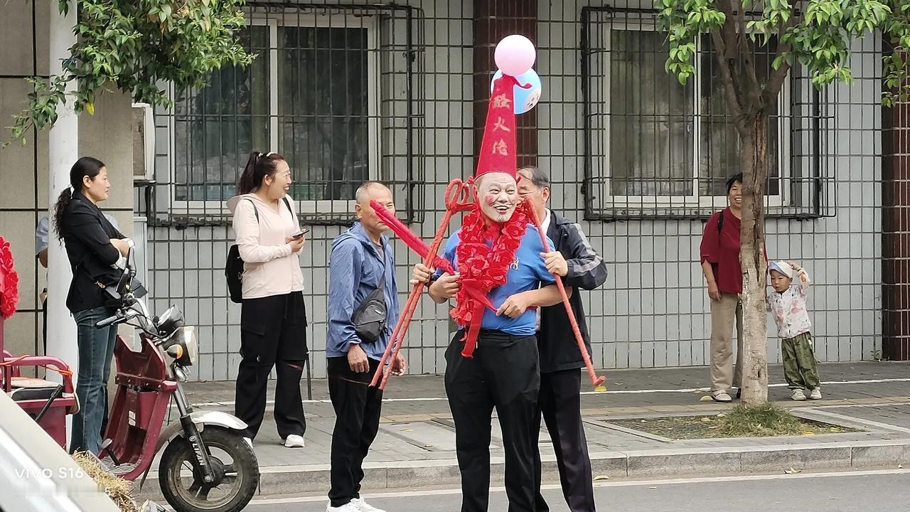 襄阳特色算不算[笑哭][笑哭][笑哭]

有没有懂的猜猜这是什么活动[大笑][大