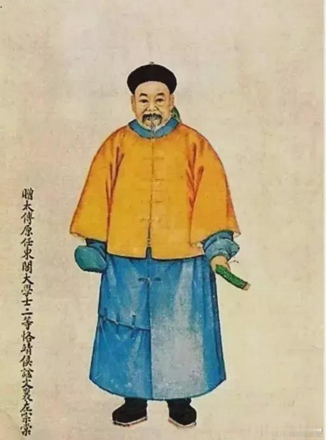 左宗棠在新疆，网上淘的历史看看吧。