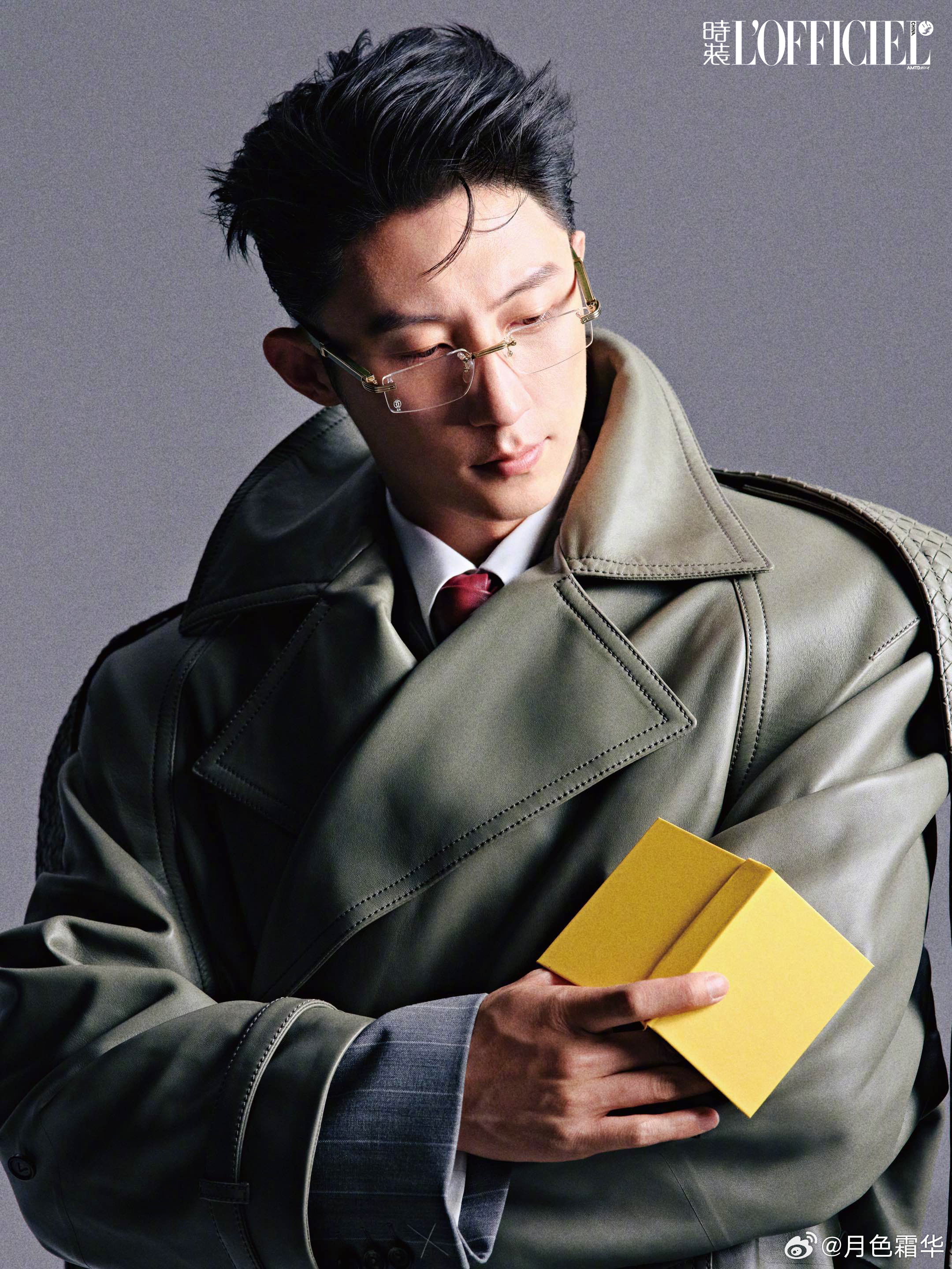 这两张花絮比正片强多了，故事感，正片在干嘛……无趣。图4、图5好点。散会。 