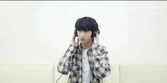 曝严浩翔姐姐真名不叫严薇 而且姐姐是父亲一婚妻子所生，严浩翔是二婚妻子所生！现如
