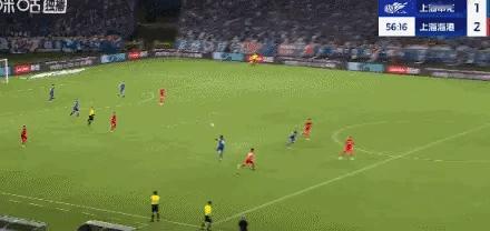 上海申花vs上海海港 所以说中后卫的失误都是致命失误…蒋光太头球回传失误，路易斯