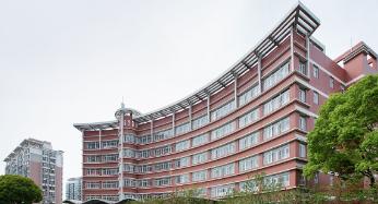 今年多少分能上昆明医科大学？
给2026届考生一个大实话。
想报昆明医科大学，你