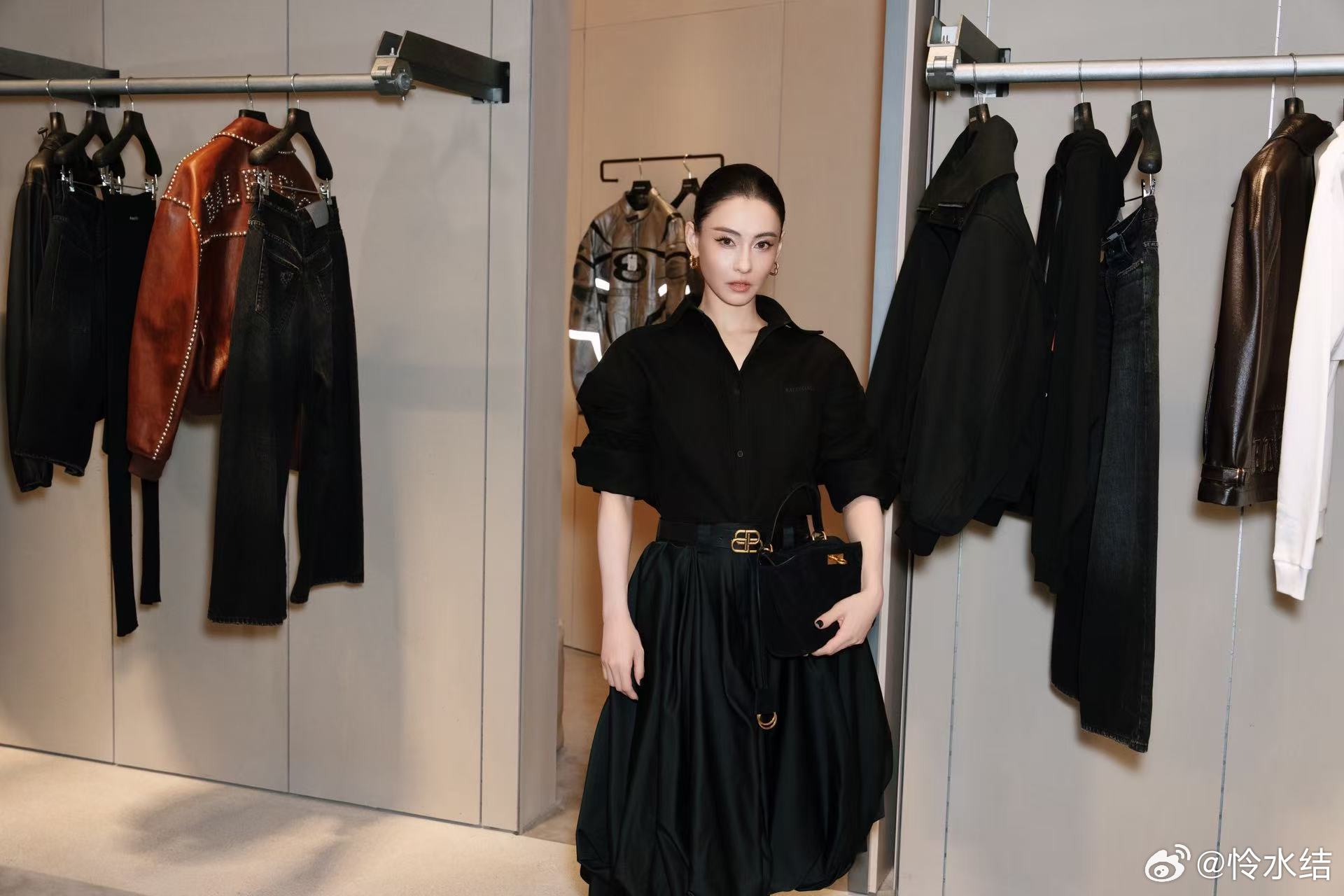 巴黎世家偶遇张柏芝张柏芝巴黎世家活动状态 线下偶然邂逅参加活动的张柏芝，巴黎世家