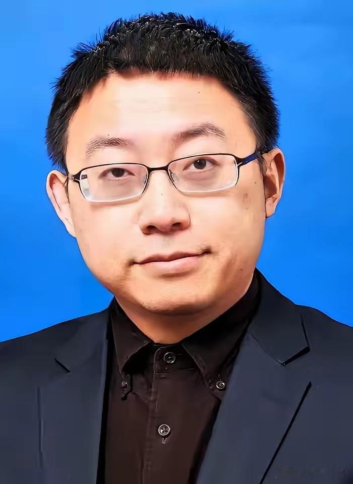 面对美台勾连不断升级，美军特战人员进驻岛内、大批量进攻性武器持续交付，复旦大学教