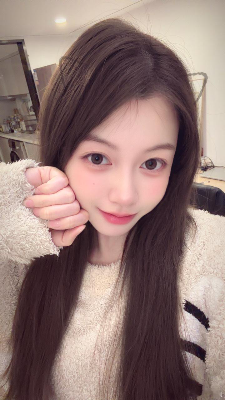 初三一定记得睡懒觉好的，遵命！马上去睡懒觉你们明早别给我起来太早喔！乖~ 