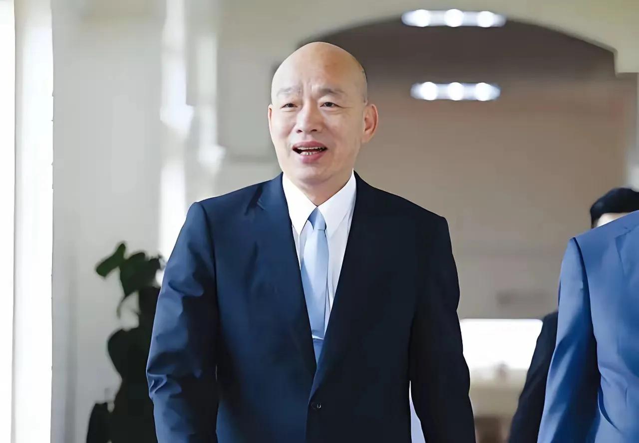 今天台湾光复80周年，你看看，韩国瑜脸书很干净，他没有对台湾光复80周年表示纪念