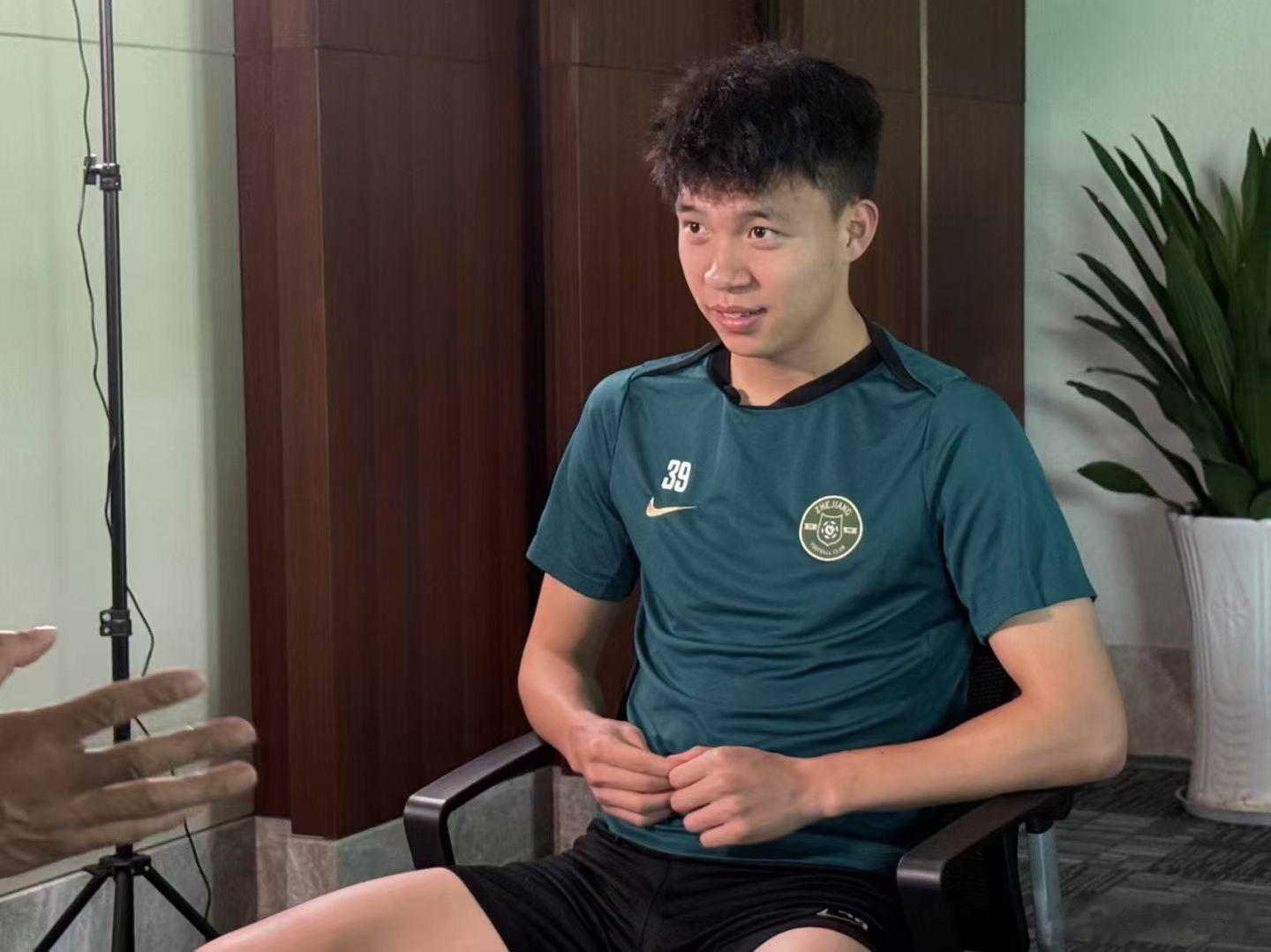 u23亚洲杯中国队进决赛去年专访过的这两个小子都进球了，开心！开心！开心！ 