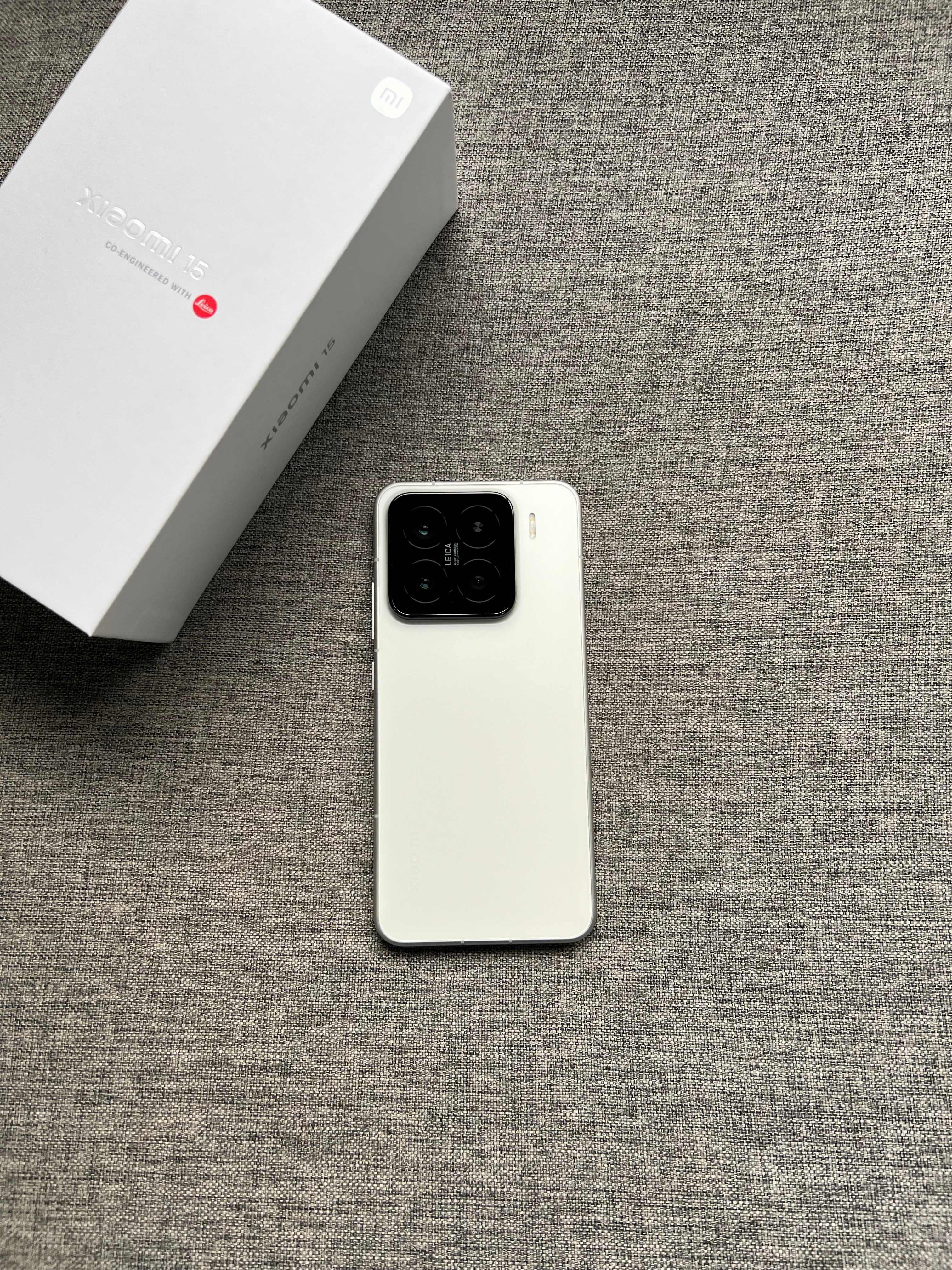 小米15 16+512G 白色，仅使用两天，成色完美，盒子配件全套，全国联保至2