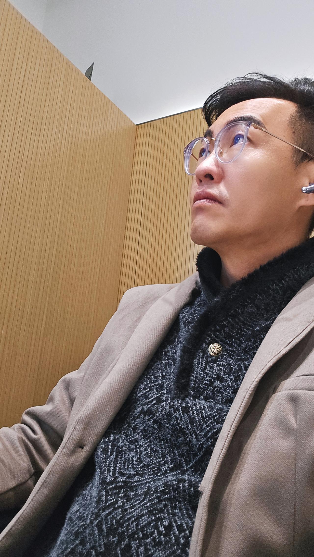 寒冷天气警告生效，市区多区气温跌至13度或以下，天文台预料明天更冷，高sir提提