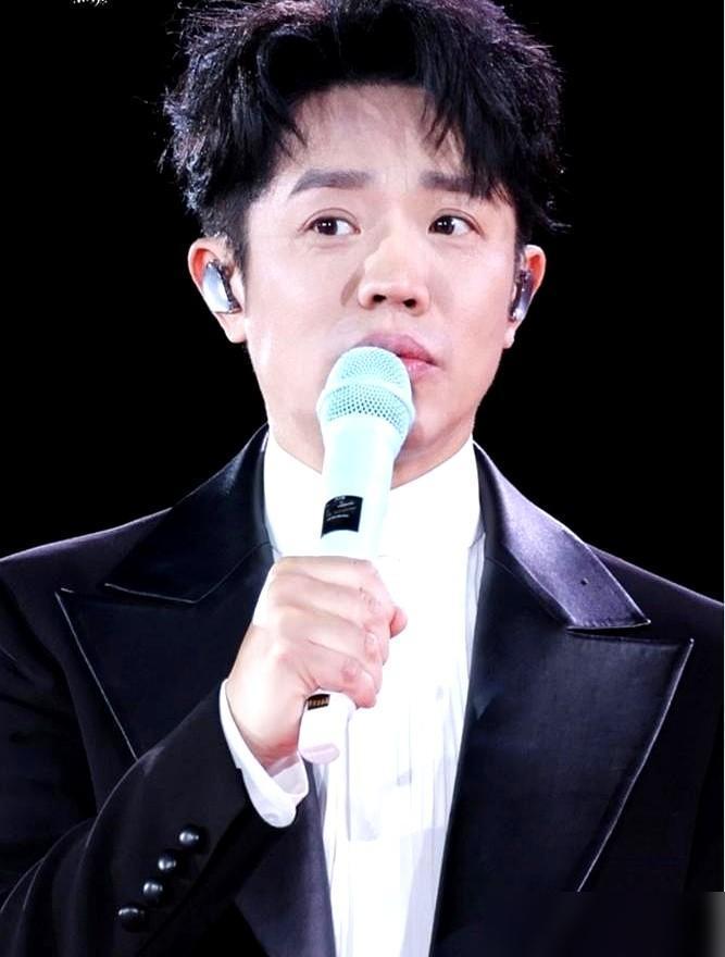 凤凰传奇曾毅曾欠债上亿，玲花却没借他一分钱，更离谱的是，两人收入至今仍是五五分账