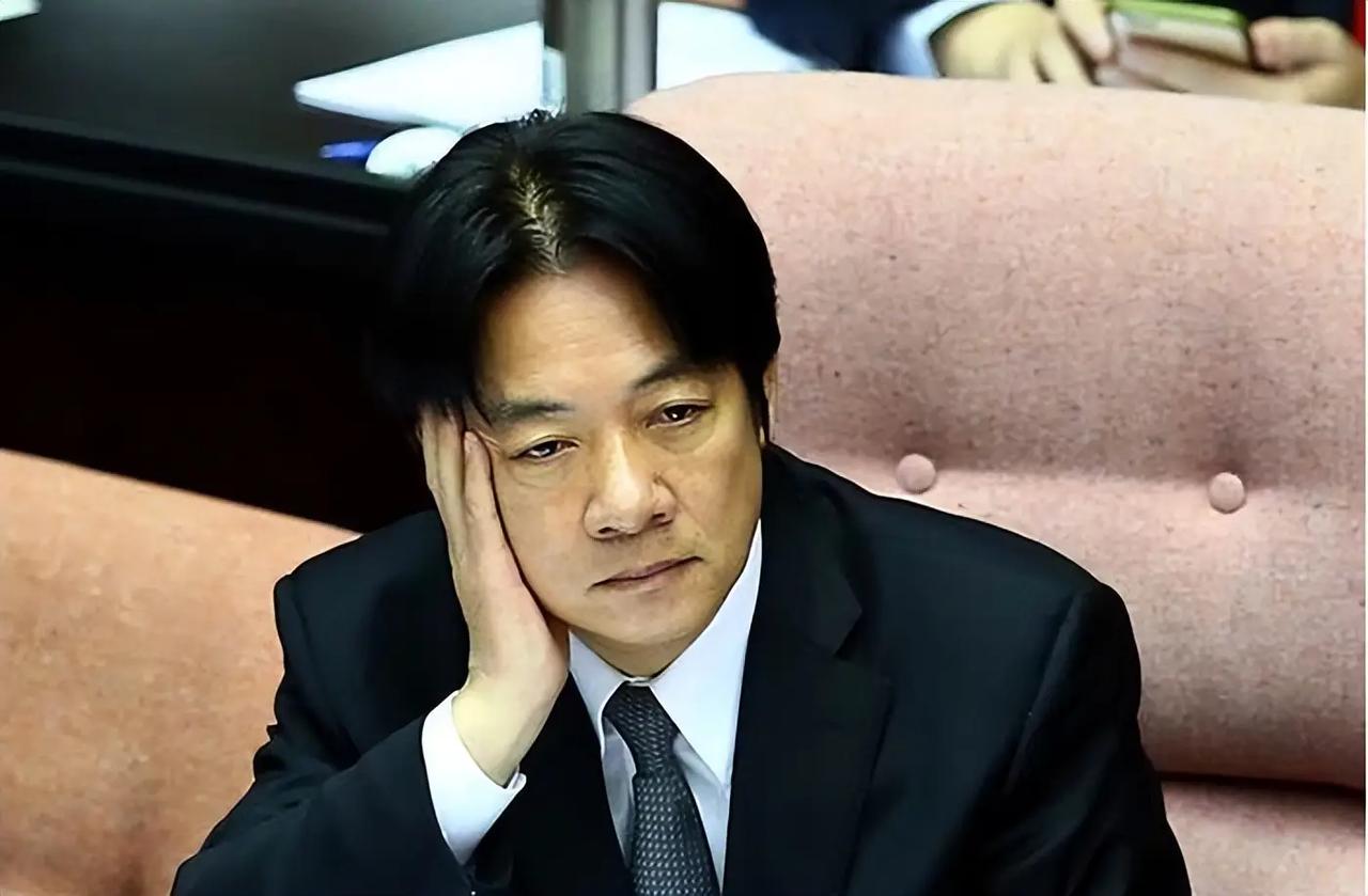 国台办发言人陈斌华，12日当场“点名”赖清德：“我怕你没听清，我再念一遍...不