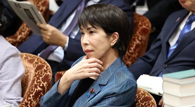 中美在北京一握手，东京那边先“破防”了：前沿哨兵的戏还没演完，大国已经把台子撤了