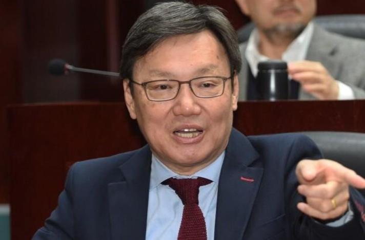 郑丽文访问团新增成员：“九二共识” 一词创造者苏起！

不得不说，郑丽文是绝顶聪