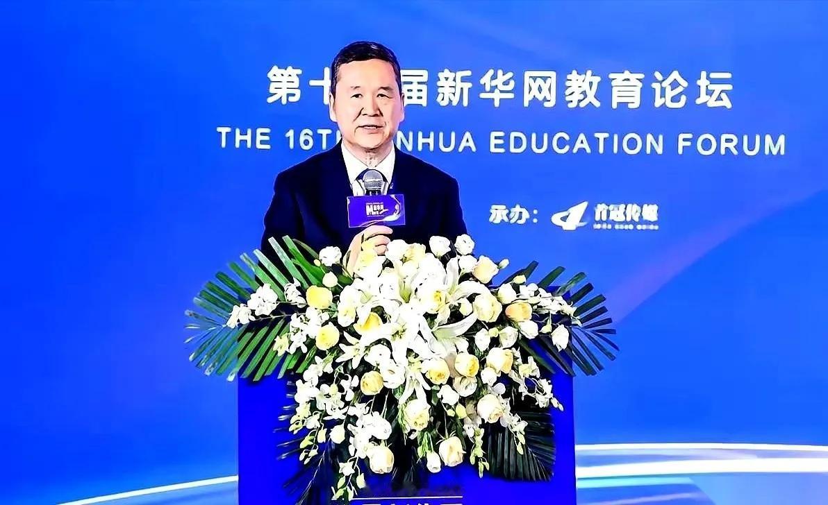 国家这次是真急了，
一巴掌把所有人都扇醒了。

近几日我们看到，深圳在评选高技能