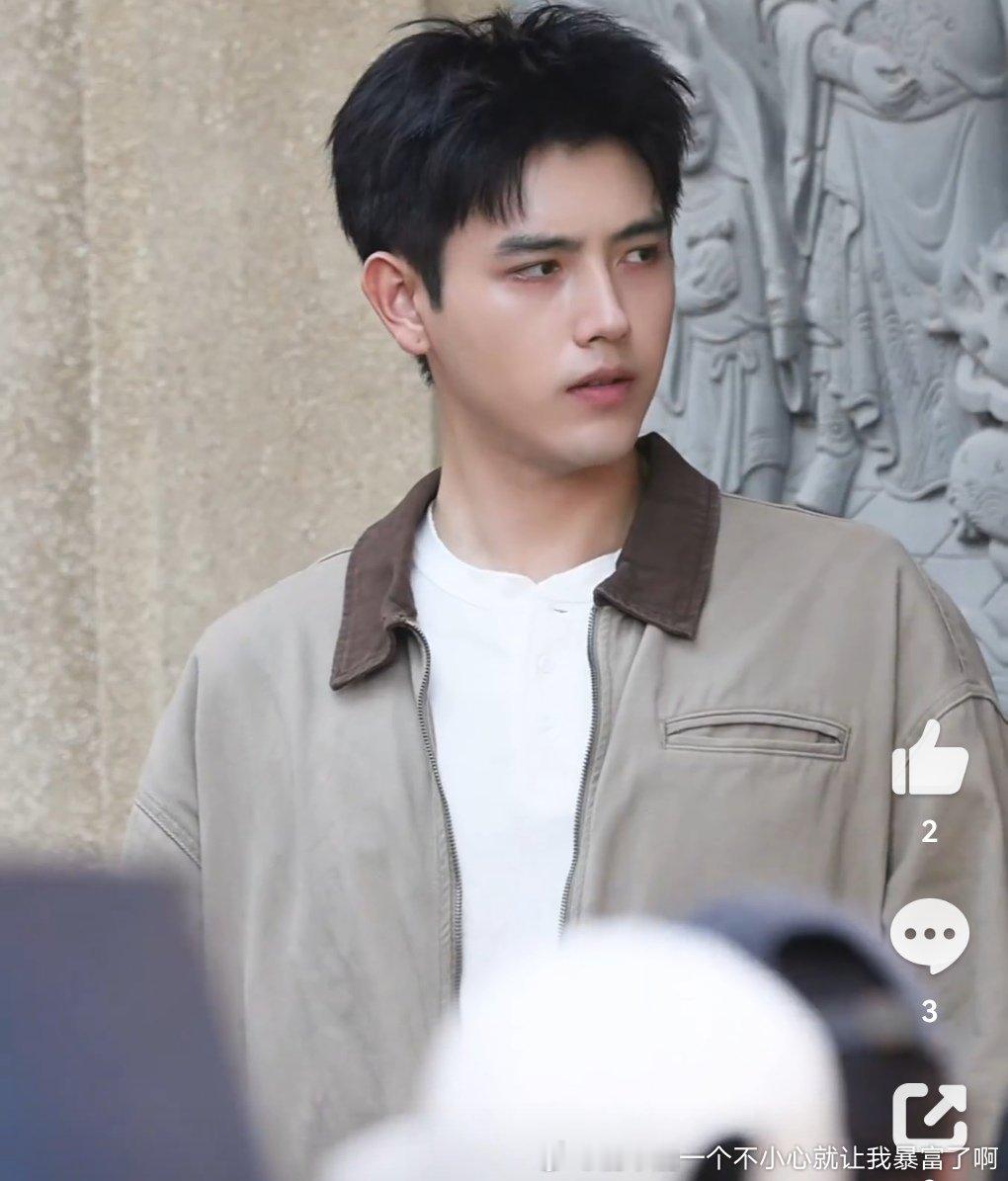 这浮气这眼睛眼下这男的绝对一直还是纵欲 ​​​