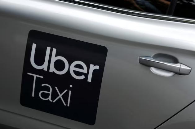算法给你派单，也能让你突然失去饭碗。
荷兰数据保护机构对Uber罚款8.25亿欧