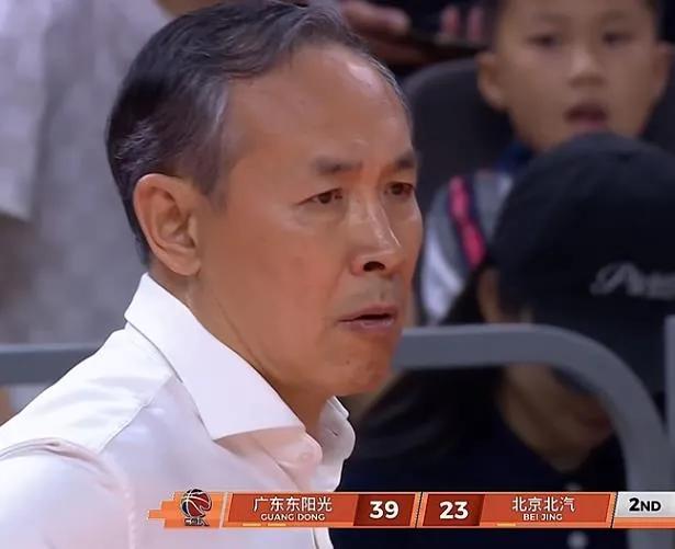 北汽男篮客场落后广东20分，末节实施了惊天大逆转，太刺激，太揪心了吧。主场作战的