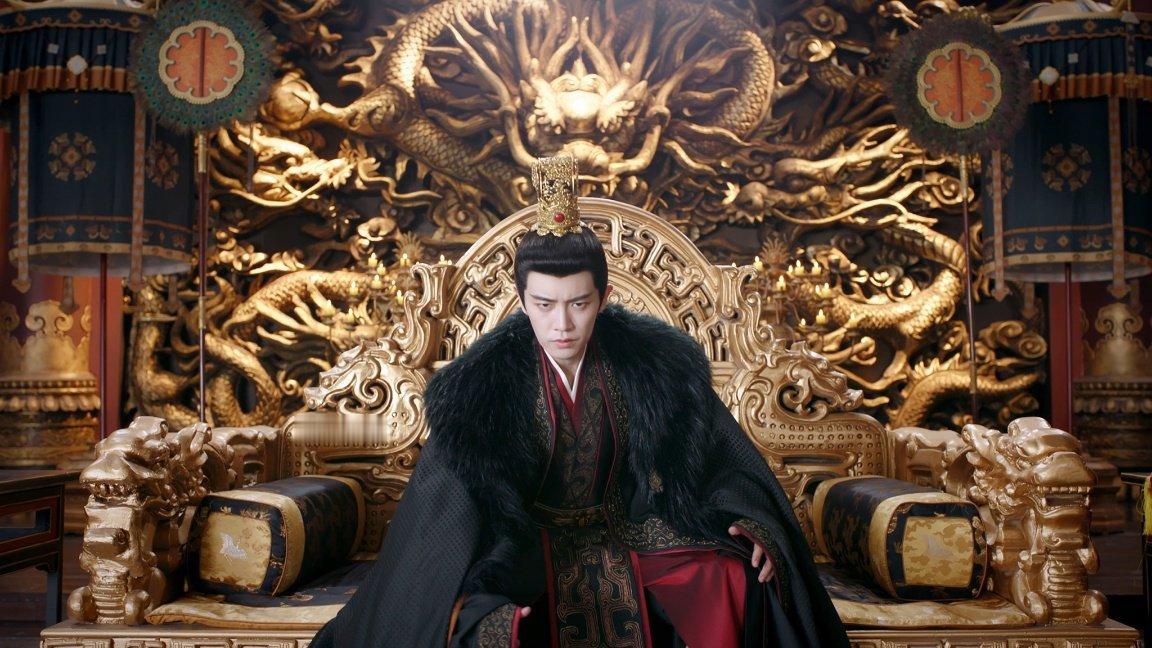 疯批浓度超标！病骨帝王与飒爽皇后的极致拉扯太绝，癫感美学戳中爽点，预告反复刷到上