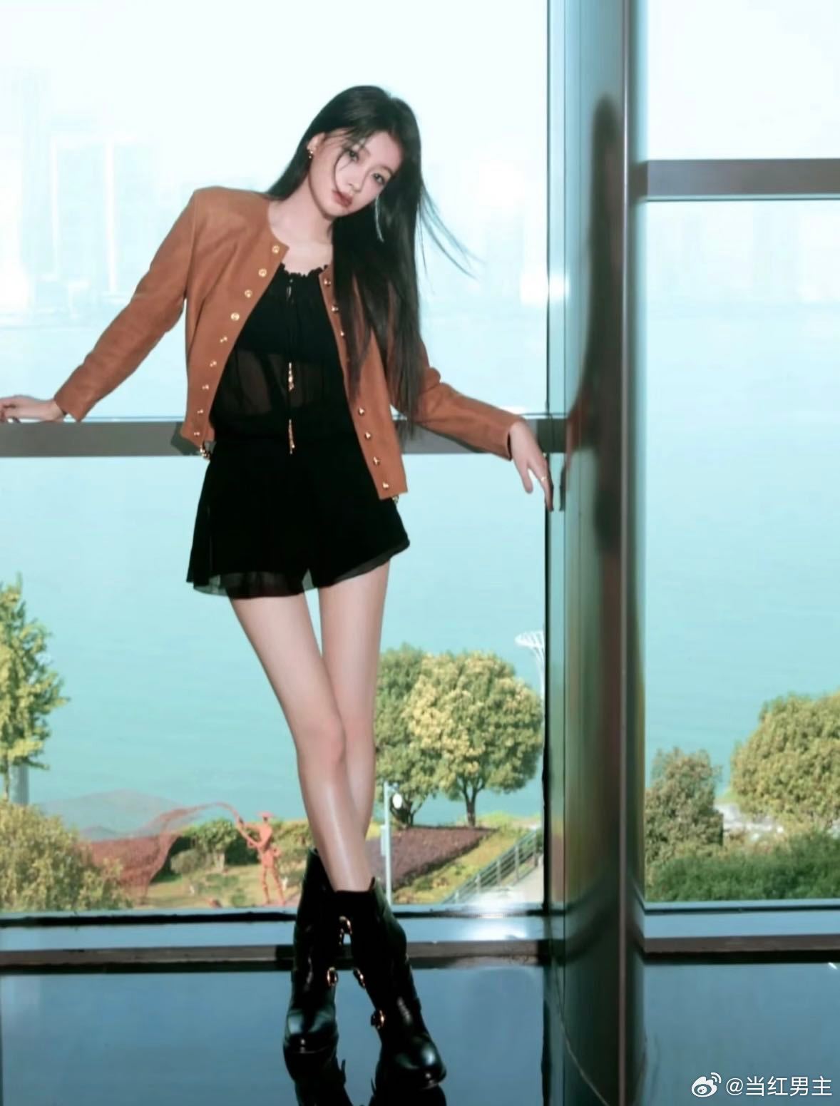 汪苏泷问孙怡上浪姐有压力吗 真的会被两人的互动可爱到，连麦聊天像老朋友一样，笑点