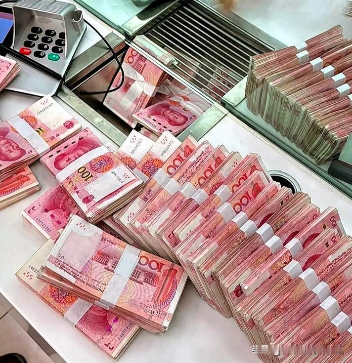 昨天去银行存20万一年定期，
看到挂牌利率才1.25%，心里凉半截。

本来没抱