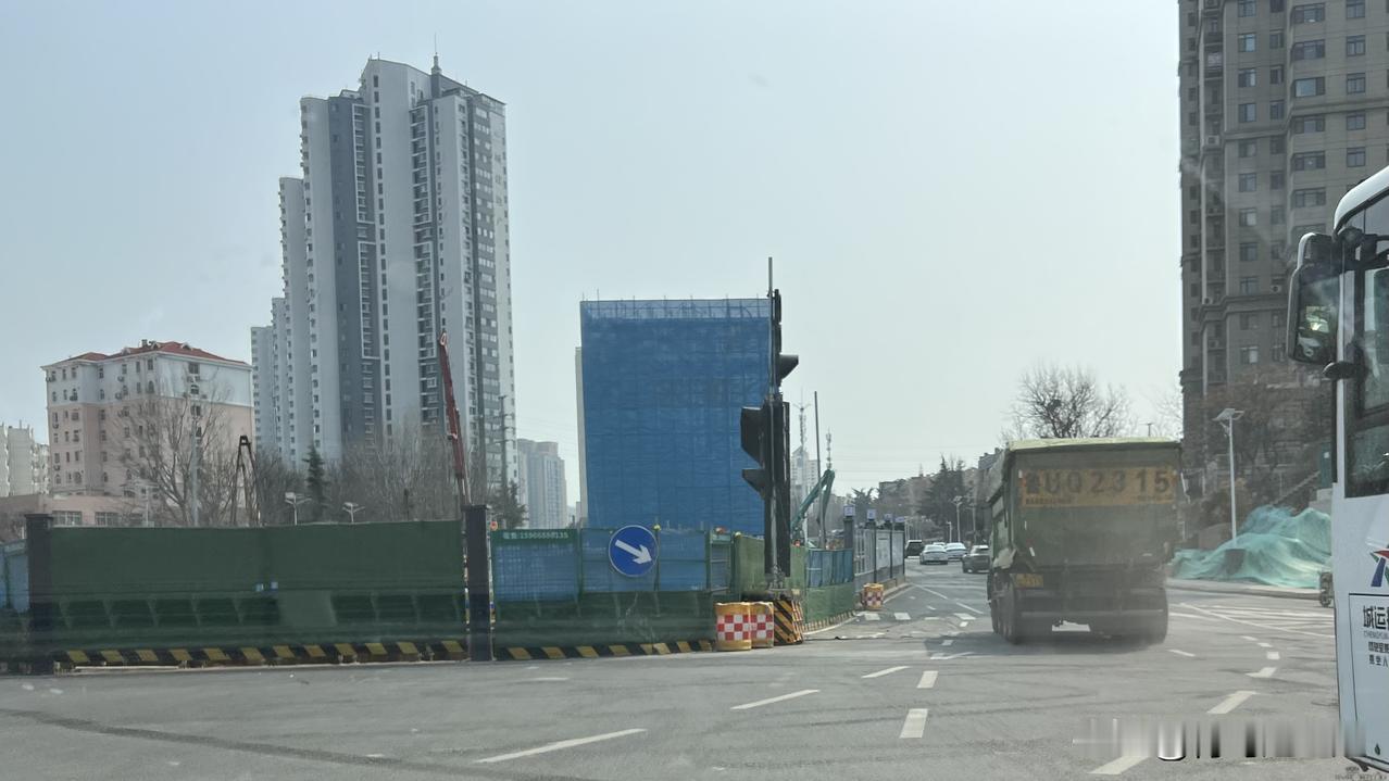 青岛双山隧道工程，2026年3月中旬，去凯德广场办事，途经福州北路，哈尔滨路，台