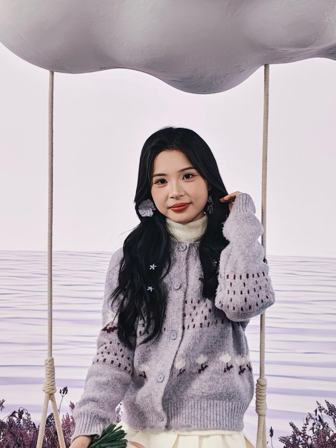 vivoS50天选主角感如何呢直接拿着vivo S50在现场拍了几张模特图，希区