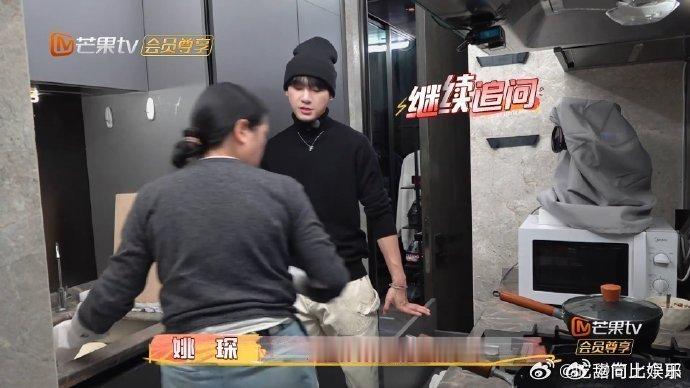 姚琛妈妈好酷姚琛带妈妈开赛车姚琛妈妈好酷啊！ 一起奔赴赛道解锁别样浪漫，母子尝试