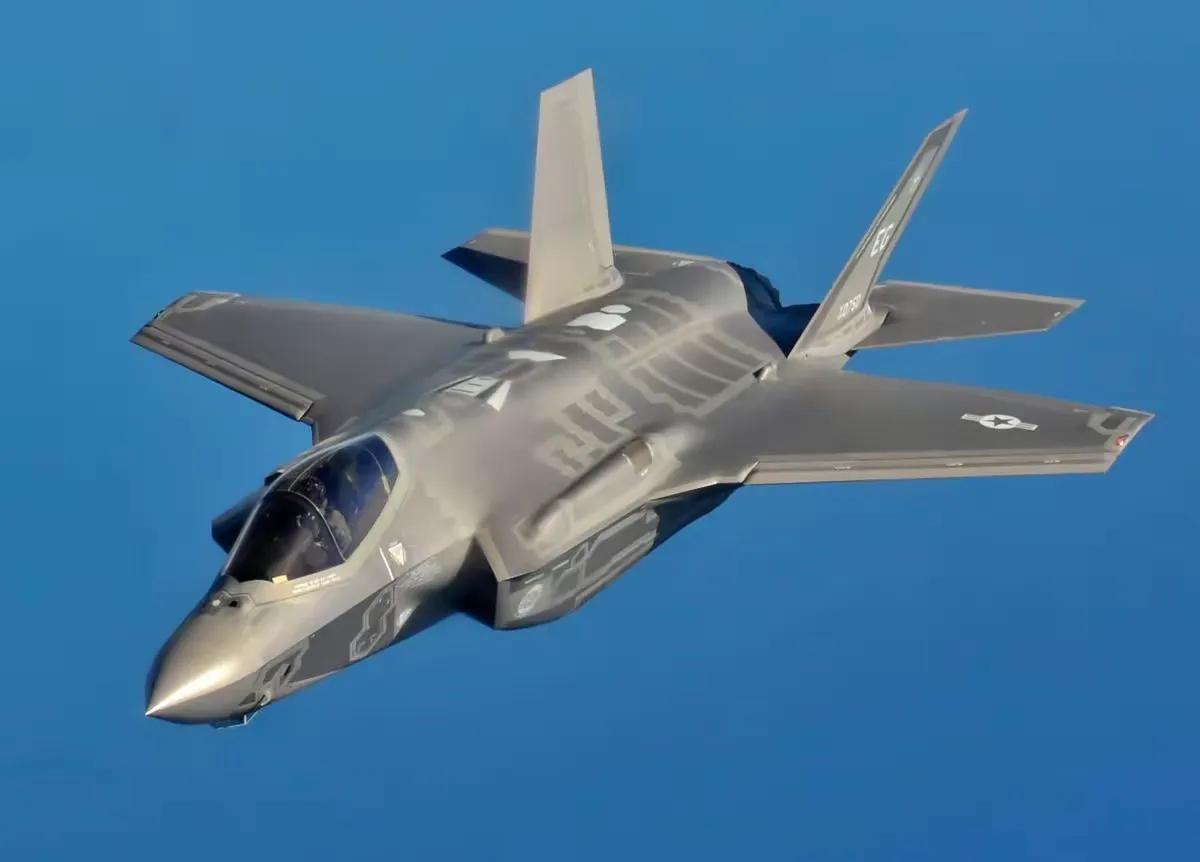多家外媒披露美军 F-35 出现重大配套故障，大批完工战机雷达舱未安装正式雷达，