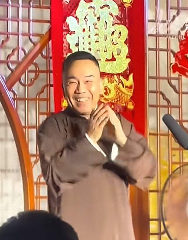 杨议台上那一句“滚一边去”，到底是谁没接住？