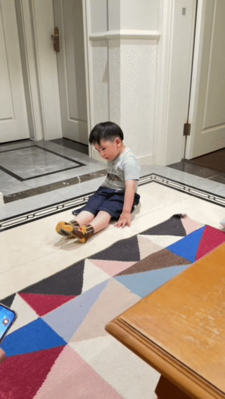 开始自学一些地板动作
