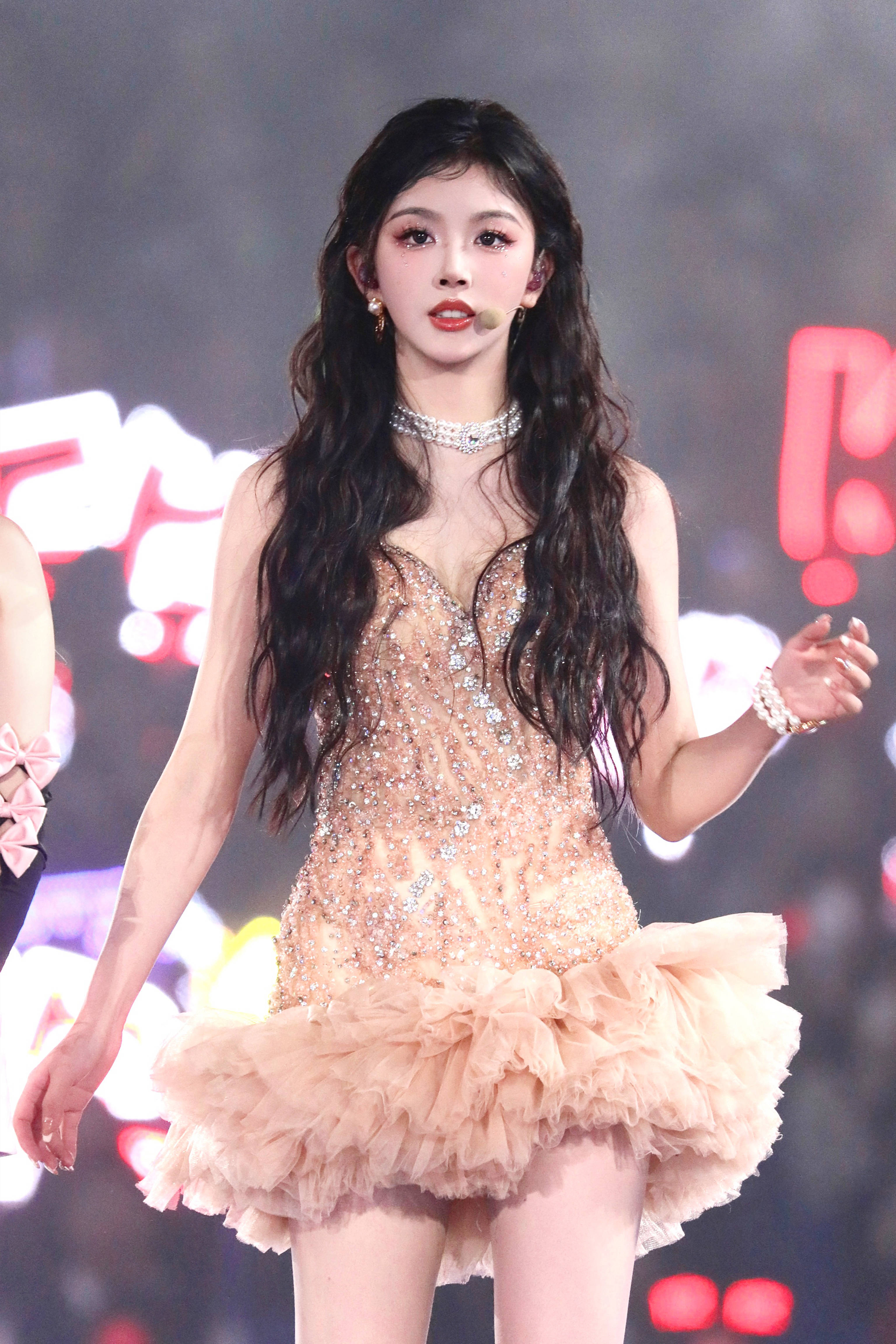 孔雪儿太适合当爱豆了！又美又甜！ ​​​