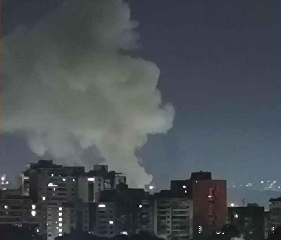 委内瑞拉局势骤变！
     一月3日凌晨2时许，委内瑞拉首都加拉加斯响起了防空