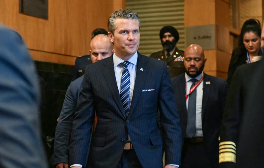 【上午炒作“中国威胁论”，下午突然喊“中美关系史上最佳”，赫格塞斯上演“高级变色