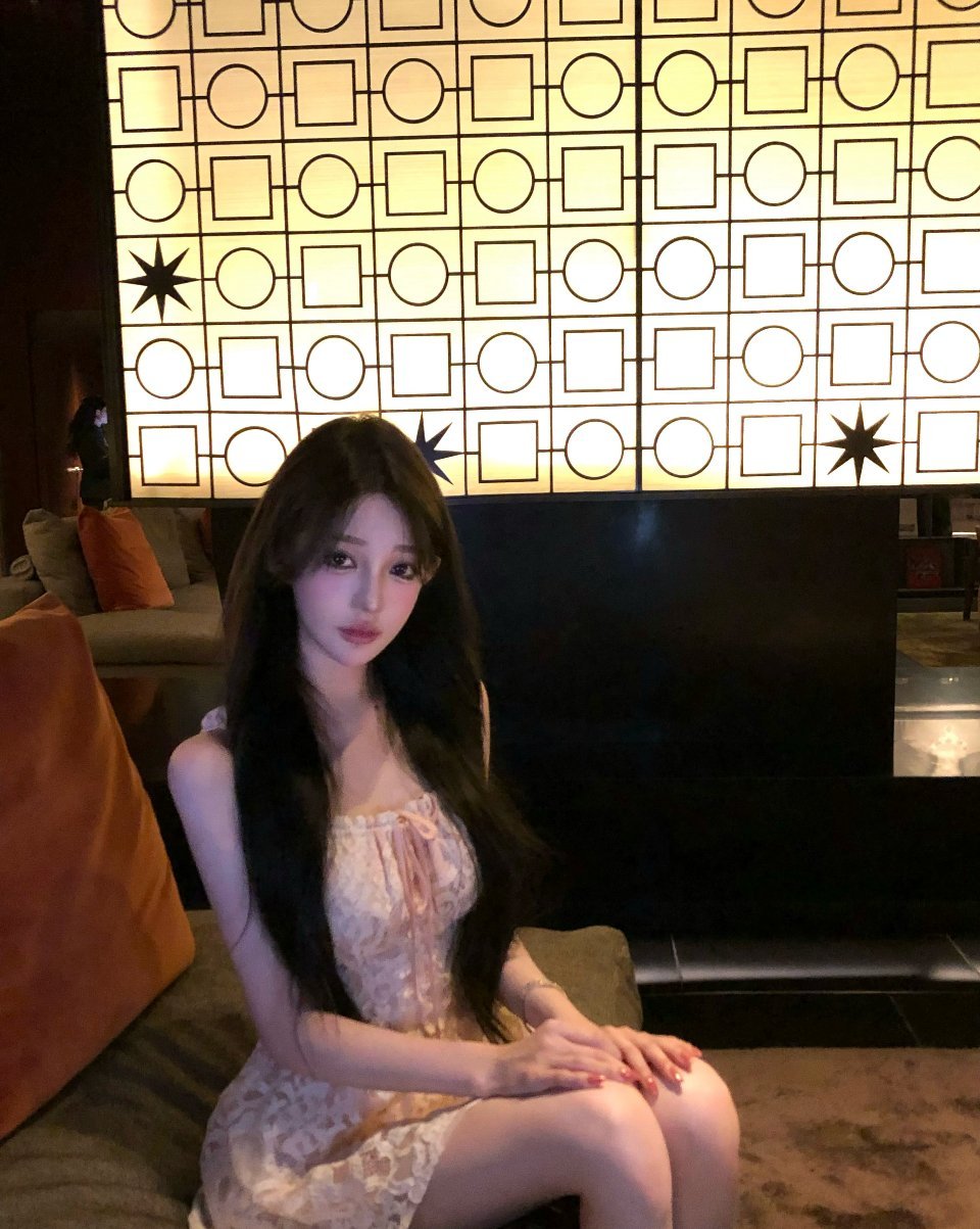 思慕社字母 爱不是寻找一个完美的人，而是学会用一双不完美的眼睛，去看一个完整的人