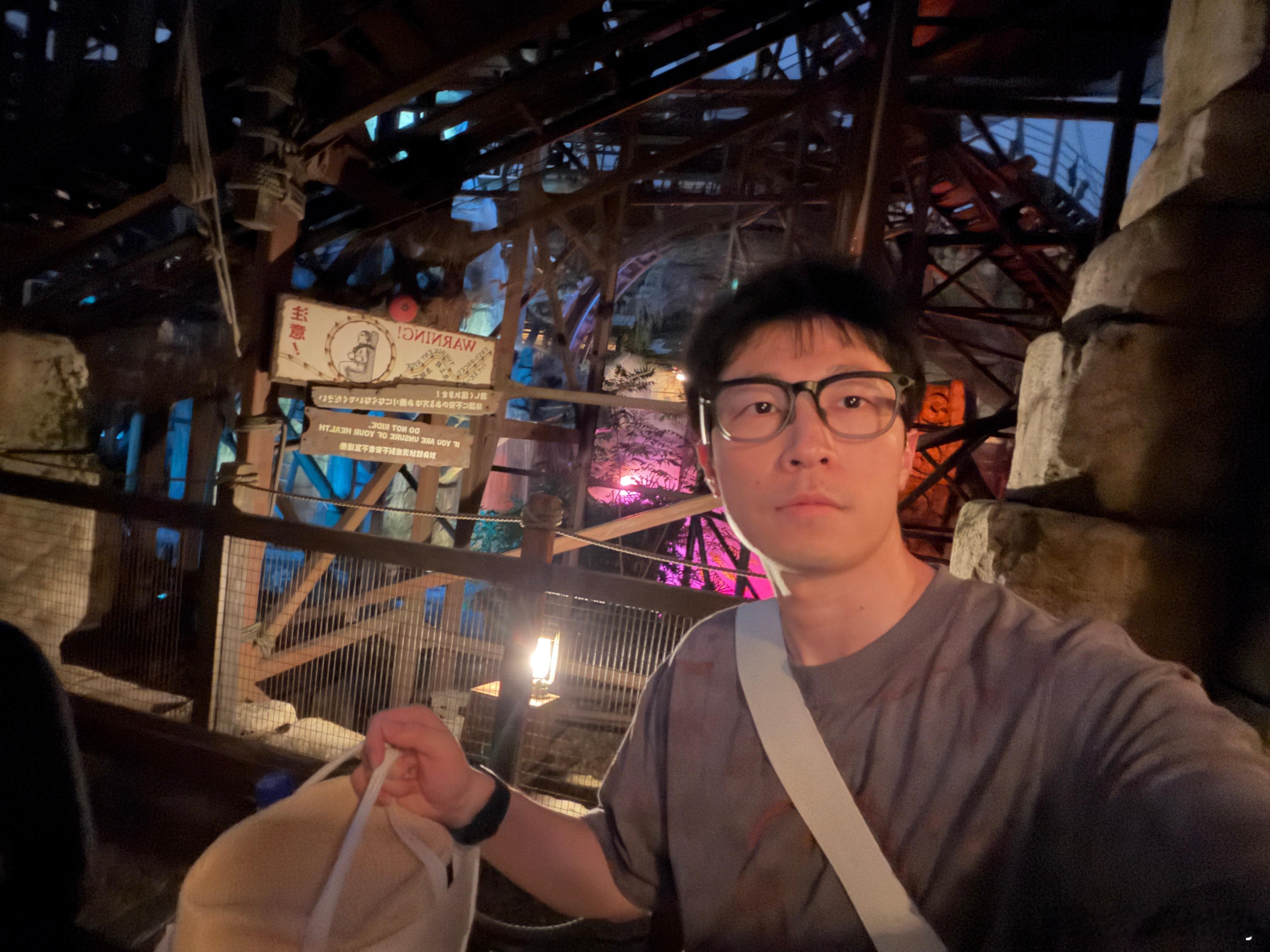 迪士尼表示挺欢乐过山车区域确实是哭嚎声一片日本7.1级地震民众哭喊声一片 日本·