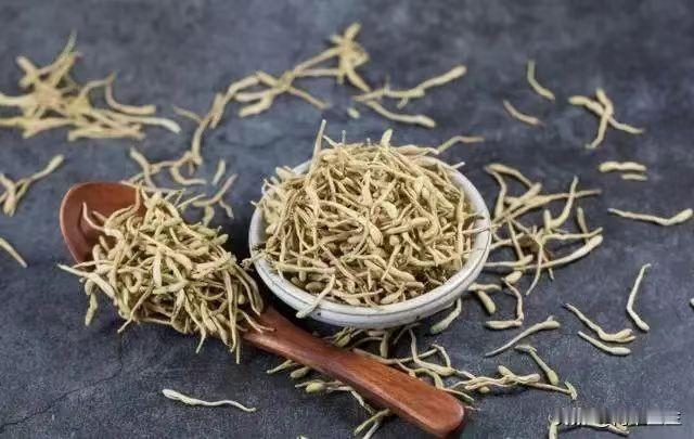 金银花是个宝，这四个搭配要记好，可以帮助大家调理体内的这四把火！

今天给大家讲