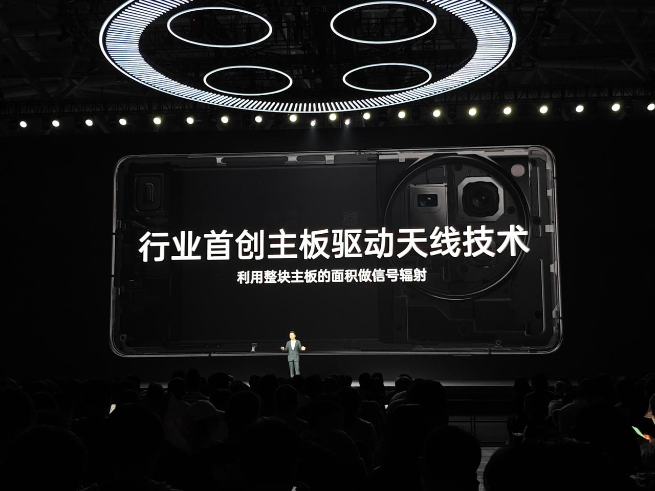 啊，原来不是iPhone 14 Pro~[苦涩]