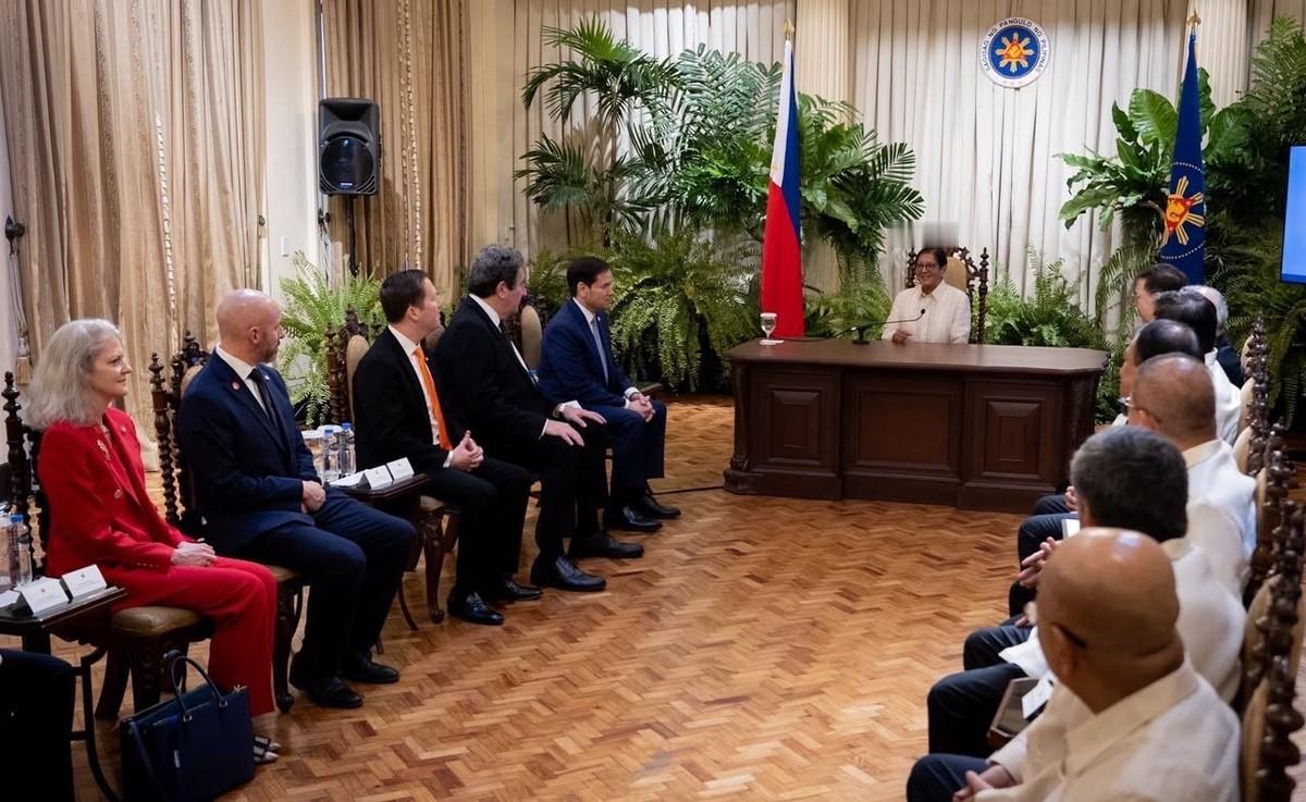 外交部发言人罕见点名菲律宾国防部长！上一个喊话的是缅甸四大家族，结果呢，全抓回来