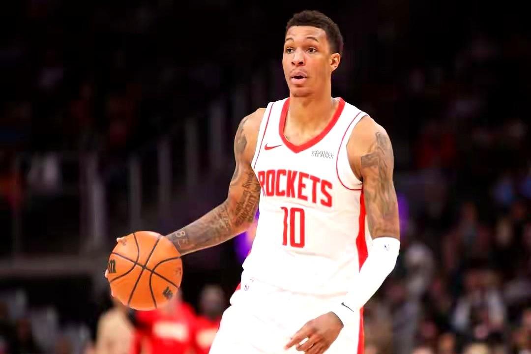 被杜兰特小号喷是“傻子”，说他根本不会跑位，小贾巴里·史密斯的回应来了。

火箭