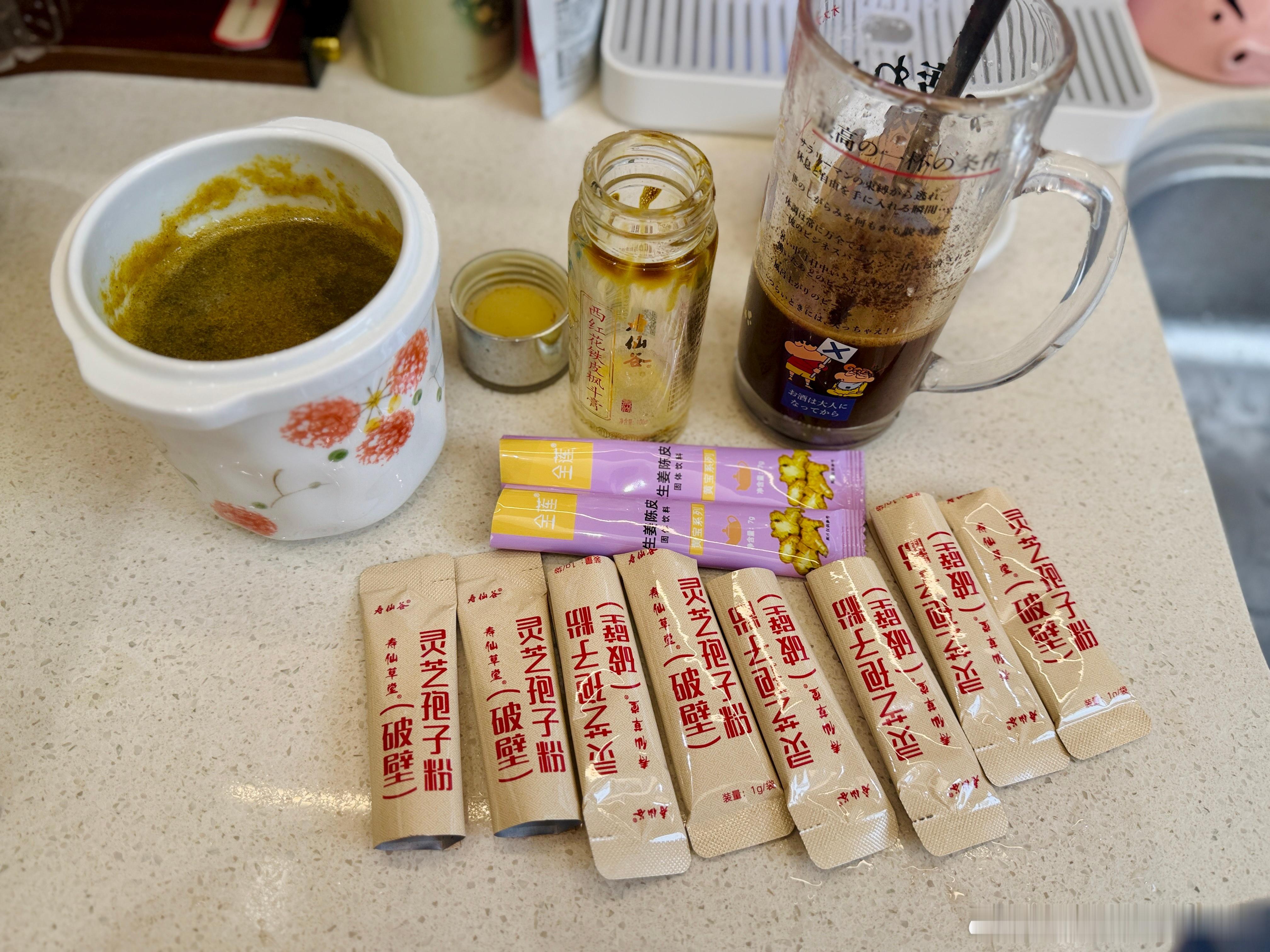 今个儿败家娘们冲滴女膏评：批评！女膏瓶子没舔到反光滴统统不合格！