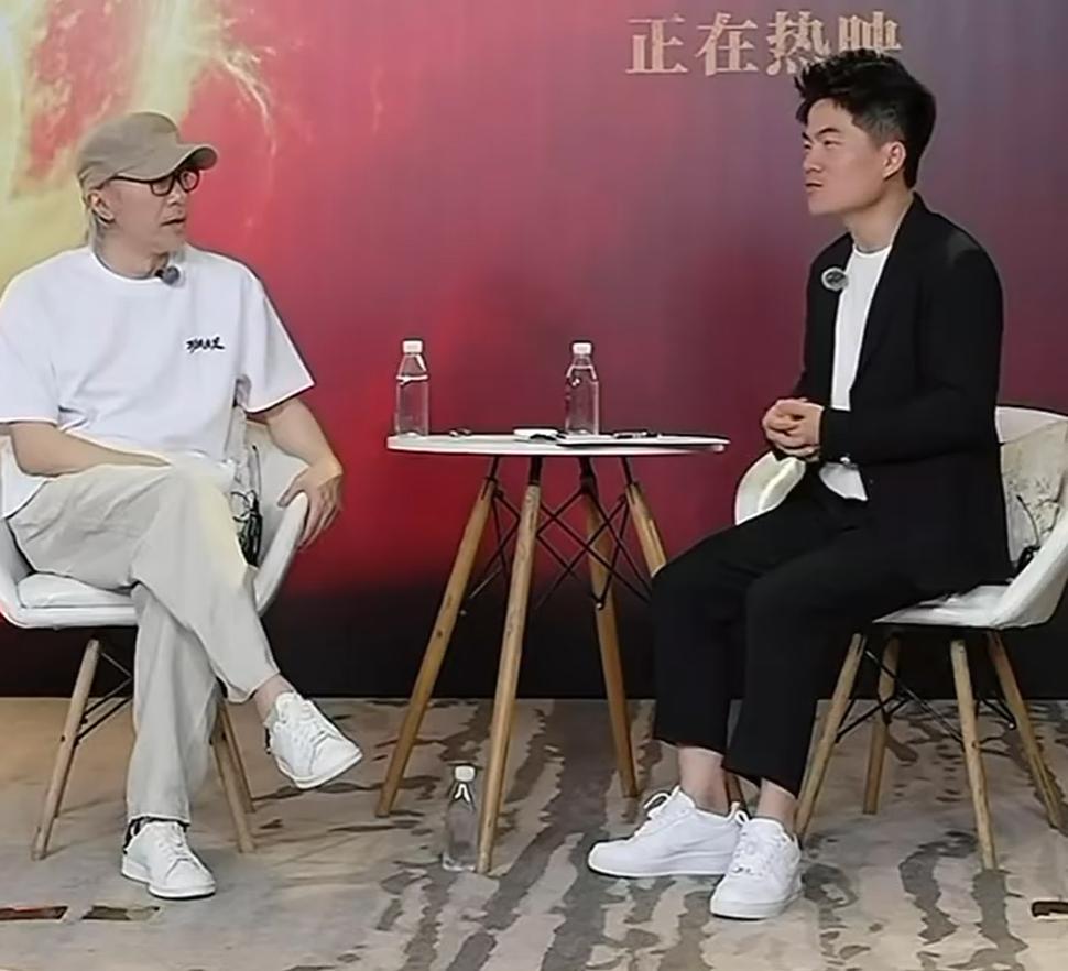 董宇辉说看了500遍《大话西游》，

这话我还真信。

我老公跟他一样，喜欢看大