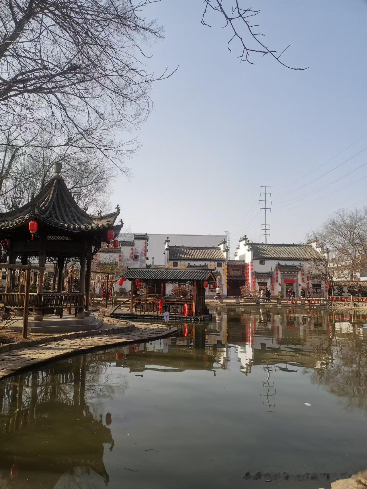 晒图大赛冷空气像薄荷糖洗过肺叶，连伤感都变得透明轻盈。