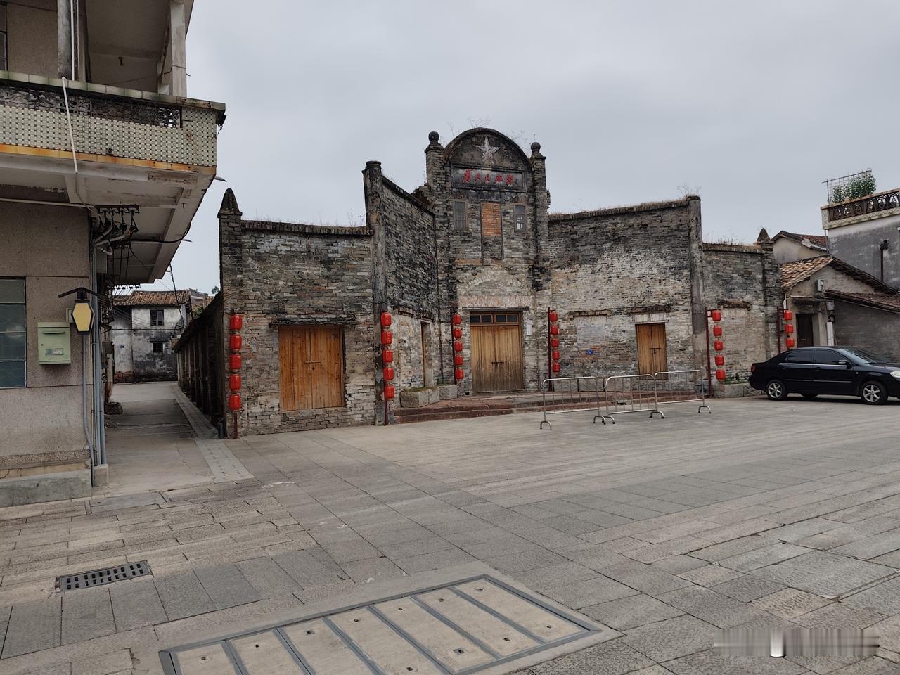 天南地北大拜年2月12日，放假第三天，睡了两天的觉腰酸背痛的，到东坑马腰岭公园玩