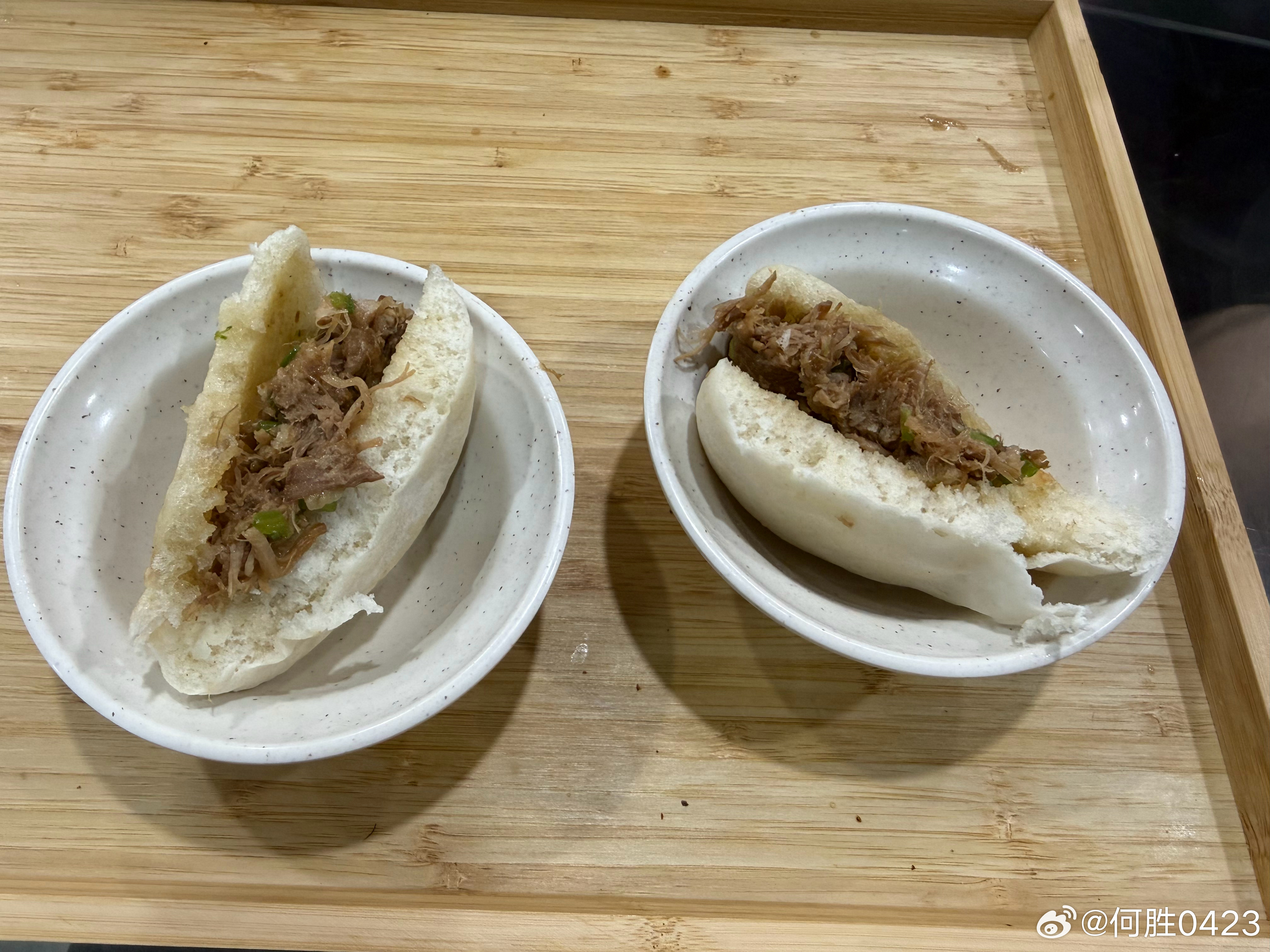 珀斯陕西凉皮点评，味道更接近新疆凉皮，用的不是麻酱，居然还有香菜、黄瓜丝，好评，