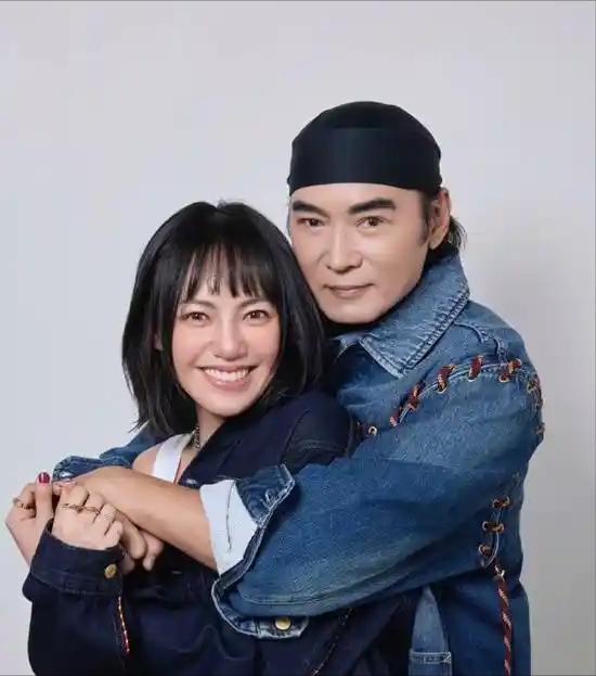 好像焦恩俊和他女儿的关系确实不怎么好，当初焦恩俊和前妻离婚，女儿跟着前妻生活一直
