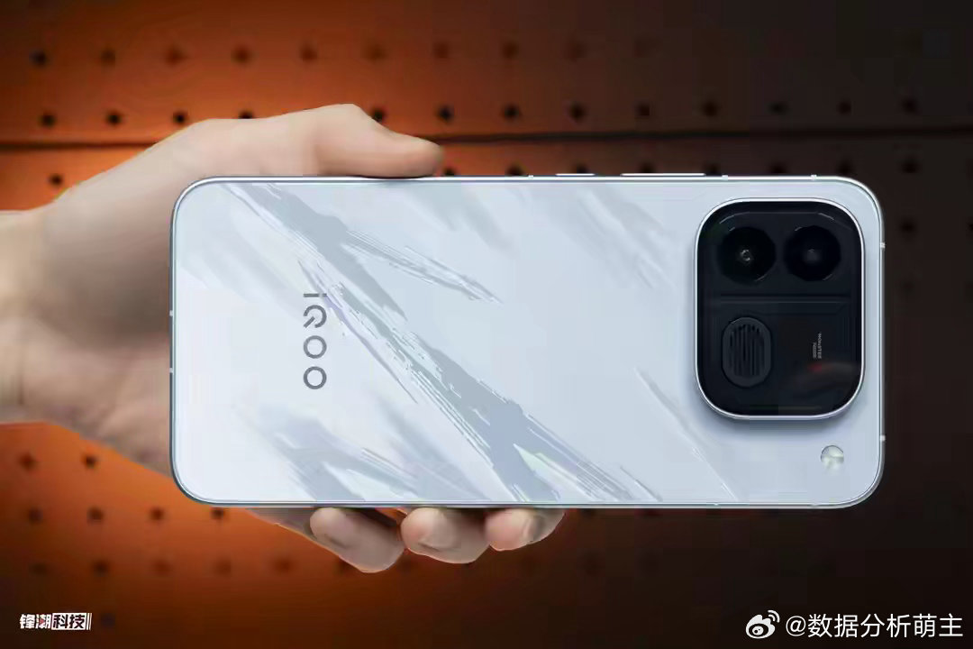 iQOO Neo12图赏：光影流转间，尽显性能「锋」芒 ​​​
